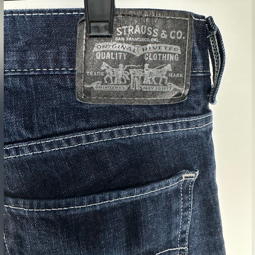 LEVI’S / Classic Blue DIY Jorts / W32” x L32” - Picture 7 of 8